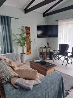 Modern Serene Apartment - East London - 3