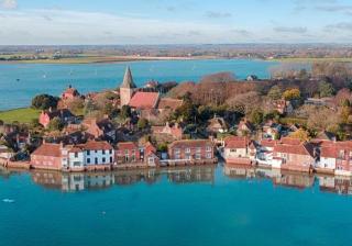 Beautiful Thatched Cottage with Outdoor Pool, Secure Garden, Dog & Family Friendly! Chichester Holiday Properties - Bosham - 8