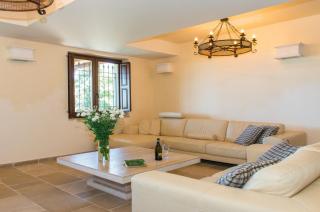 Luxury Villa, Seaview, 3 bedrooms, spectacular views - 2