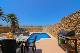 Villa Fieldend - Gozo Holiday Home - Għarb - 2