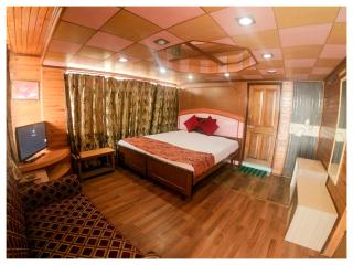 Hotel Broadway # Mall Road Darjeeling - #Near Chowrasta-Heart of Darjeeling #with Balcony Kanchenjunga View - Darjeeling - 0