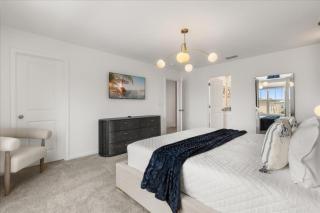 4 Bedrooms 45 Bathrooms Solara 2330Zp - 2