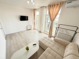 Sunlit 2-Bed Oasis on Parkent Street - Tashkent - 0