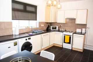 Comfortable 3 bed house - Manchester - 8