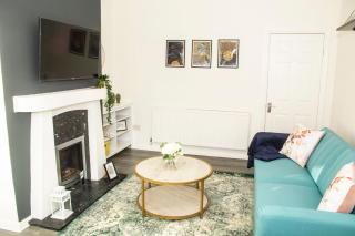 Comfortable 3 bed house - Manchester - 2