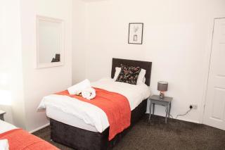 Comfortable 3 bed house - Manchester - 1