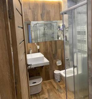 Kipro mylima vieta - - 1
