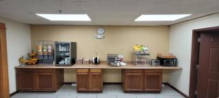 Katahdin Inn & Suites - Millinocket - 9