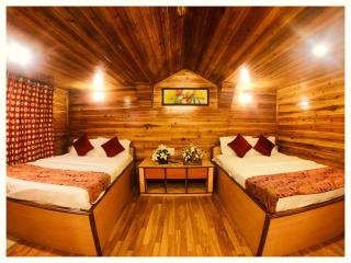 Hotel Broadway # Mall Road Darjeeling - #Near Chowrasta-Heart of Darjeeling #with Balcony Kanchenjunga View - Darjeeling - 3