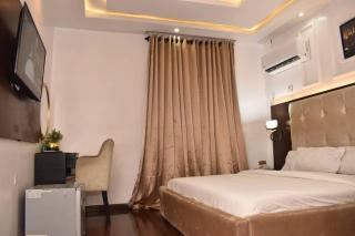 DEL HOTEL and SUITES - Agege - 9