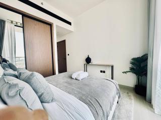 Crisp And Curated 1br With Pool, Gym And Parking! - 1