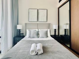 Crisp And Curated 1br With Pool, Gym And Parking! - 4