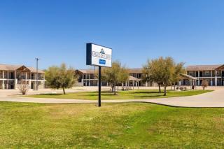 Eagle's Den Three Rivers Texas a Travelodge by Wyndham - Three Rivers - 0