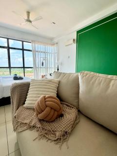 Modern 3-Pax Homestay Mount Austin Entire Unit Free Parking and WiFi - Johor Bahru - 6