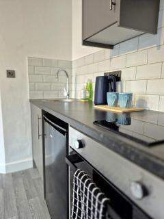 Executive Studio with Luxe Touches & Comfy Bed - Derby - 7