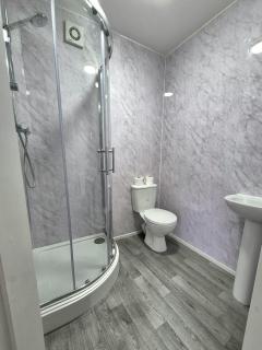 Executive Studio with Luxe Touches & Comfy Bed - Derby - 1