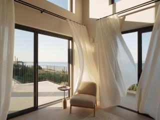 Sundara Estate, Exclusive Seaview Villa with Grand Pool & Direct Beach Access - Ratzaklíon - 8