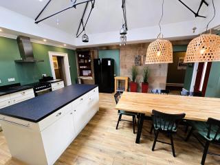 Balmory Stables North, luxury stable conversion - 9