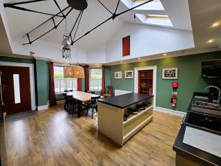 Balmory Stables North, luxury stable conversion - Ascog - 0