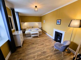 Balmory Stables South - luxury stable conversion - 9