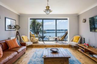 Candle Island View - Superb Harbour Views from Three Floors - 9