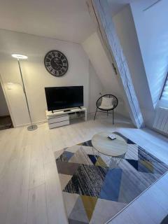 QUAI 65 , 3 pièces sur le port, à 250 m de la rue piétonne et de la mer - 8