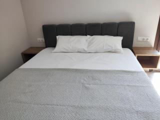 Pnoes Suites Apartments - Skiathos Town - 1