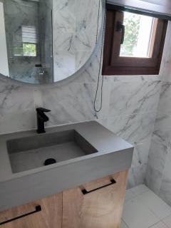 Pnoes Suites Apartments - Skiathos Town - 4