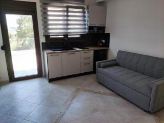 Pnoes Suites Apartments - Skiathos Town - 5