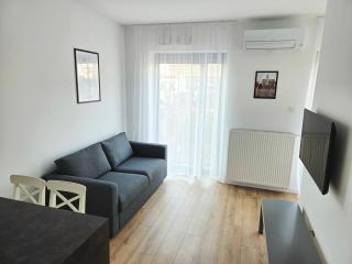 Studio with Balcony & Air Conditioning, 3 min to Metro - Warsaw - 0