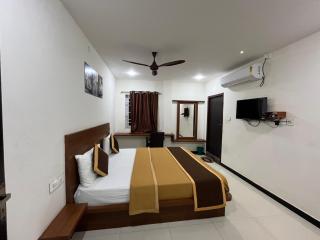 Mayura Residency lodge - Palni - 9
