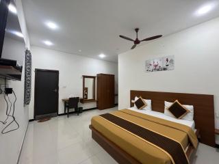 Mayura Residency lodge - Palni - 9