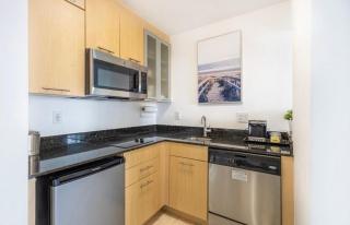 Modern Condo by the Beach, Water Taxi Stop, Prime Location! - 6