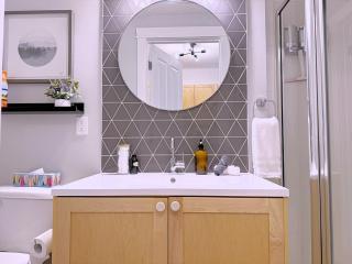 Canmore Top Floor Loft-Style Retreat - 1