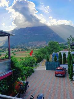 SuperPanorama GuestHouse - Kukës - 9