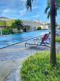CDO Cozy 2-Bedrooms 2 Toilets View Pool and Garden beside Ayala Mall - Cagayan de Oro - 3