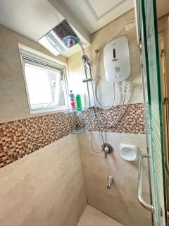 CDO Cozy 2-Bedrooms 2 Toilets View Pool and Garden beside Ayala Mall - Cagayan de Oro - 4