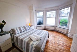 Charming London Apartment on Lancaster Road - Londra - 0