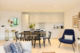 The South Wimbledon Place - Adorable 2BDR Flat with Balcony - London - 1
