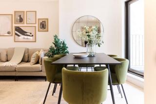 The South Wimbledon Escape - Lovely 3BDR with Balcony - 8