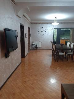One-floor , 4-room stone house, fully renovated, with a swimming pool - Yerevan - 2