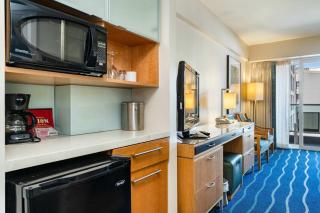 Ala Moana Hotel Room Near Beach - 6