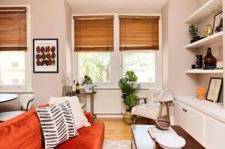 The Waterlow Park Wonder - Trendy 2BDR with Study Room and Patio - 2