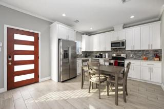 Gated Unit With Laundry l Near NRG and Med Center and HOU Airport - Houston - 9