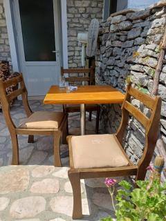 Berberi Guesthouse - Gjirokastra - 9