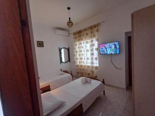 Berberi Guesthouse - Gjirokastra - 7