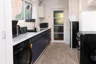 Luxury Virginia Water 3BR near Thorpe Park & Heathrow - Virginia Water - 6