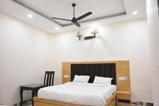 Hotel Krishna Deluxe - 1