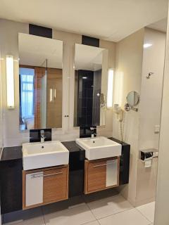 Deluxe Family, Dua Sentral - 5