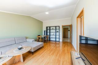 Bright & Comfy 2BR Apartment by the Adriatic - Durrës - 2